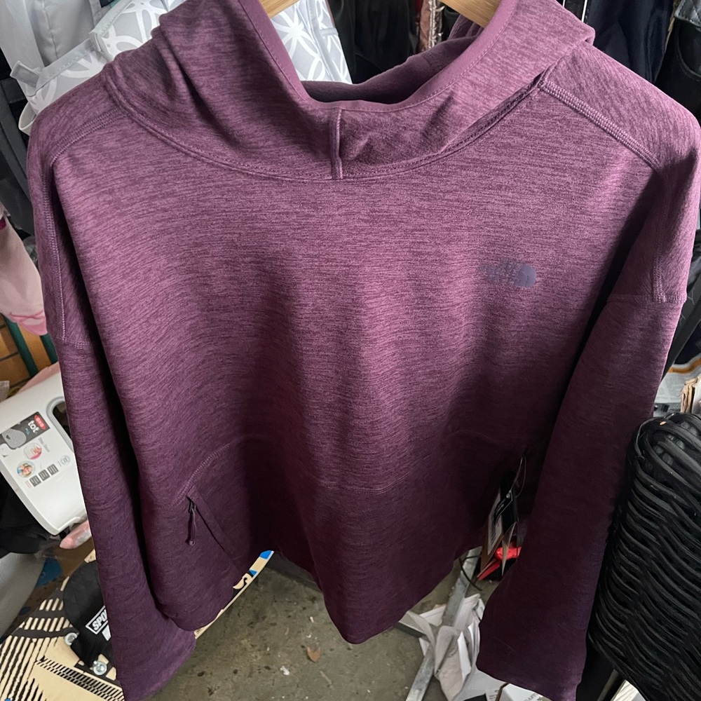 North Face Woman’s Crop Top Hoodie